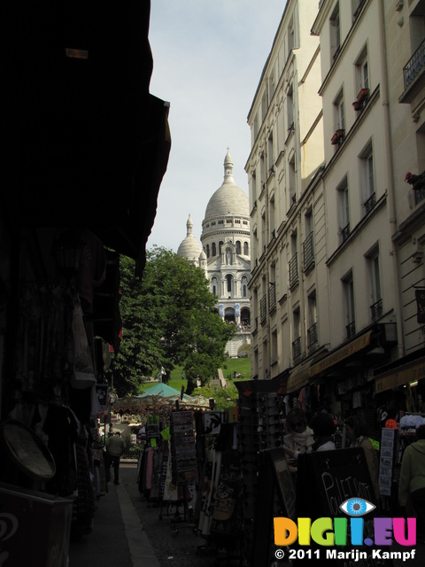 SX18740 Street market near Basilique du Sacre Coeur de Montmartre